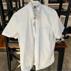 Short sleeve button up